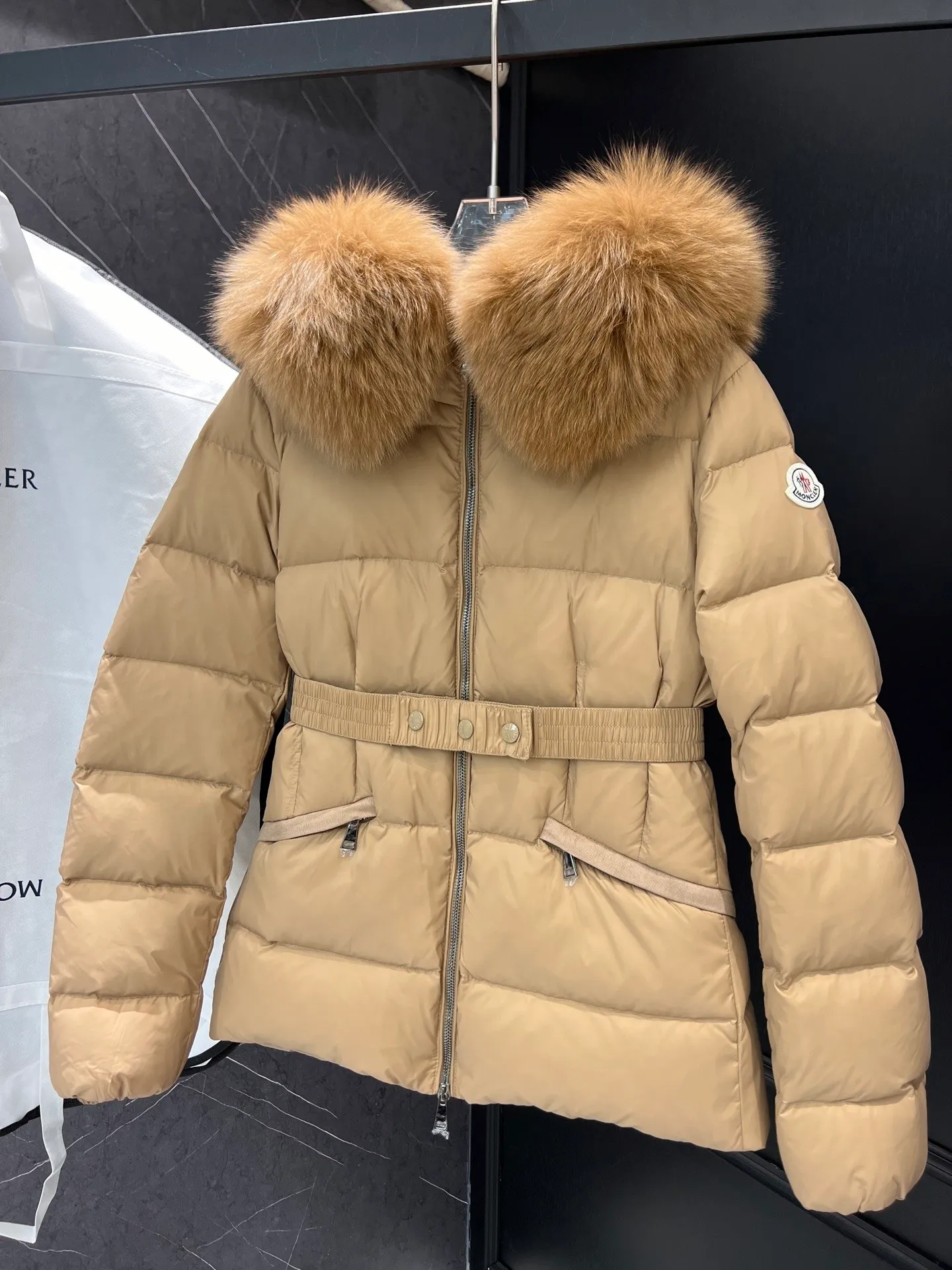 MONCLER Boed Boed longue saison ， ， 。 (! ， ) Boed ， ， 。 longue saison ， 。 · longue saison .Longue saison · · · · ， ·